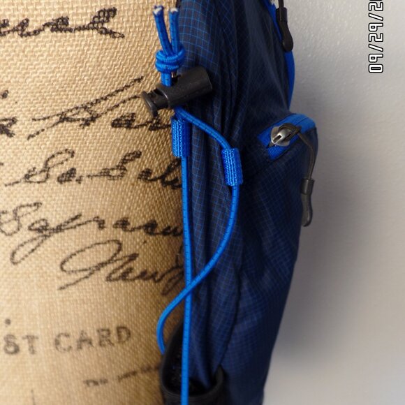 Eddie Bauer Sling Pack Excellent Unused Condition Phone Holder Several Pockets - Picture 7 of 15